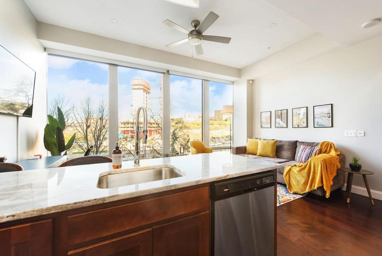 Hostwise Stays - The Washington At Chatham - Free Parking, Private Gym, Skyline Views! Pittsburgh Kültér fotó